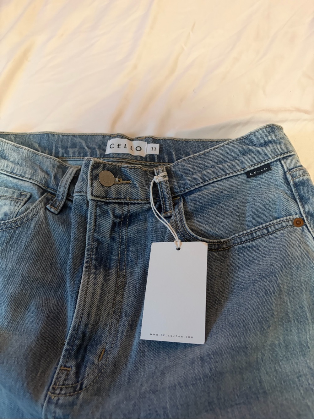 CELLO Women's Light Wash High-Rise Straight Jeans